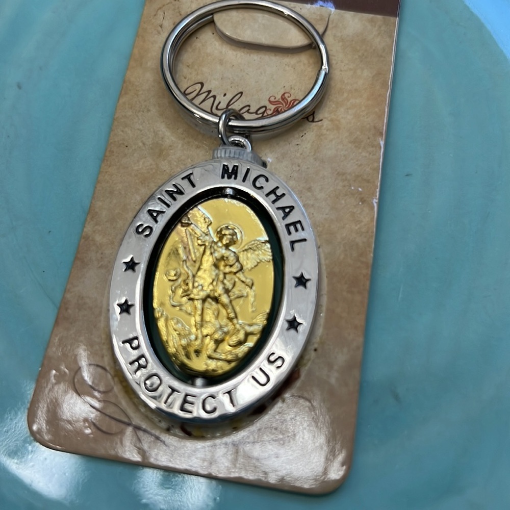 NWT St Michael Silver Key Chain - Picture 2 of 5